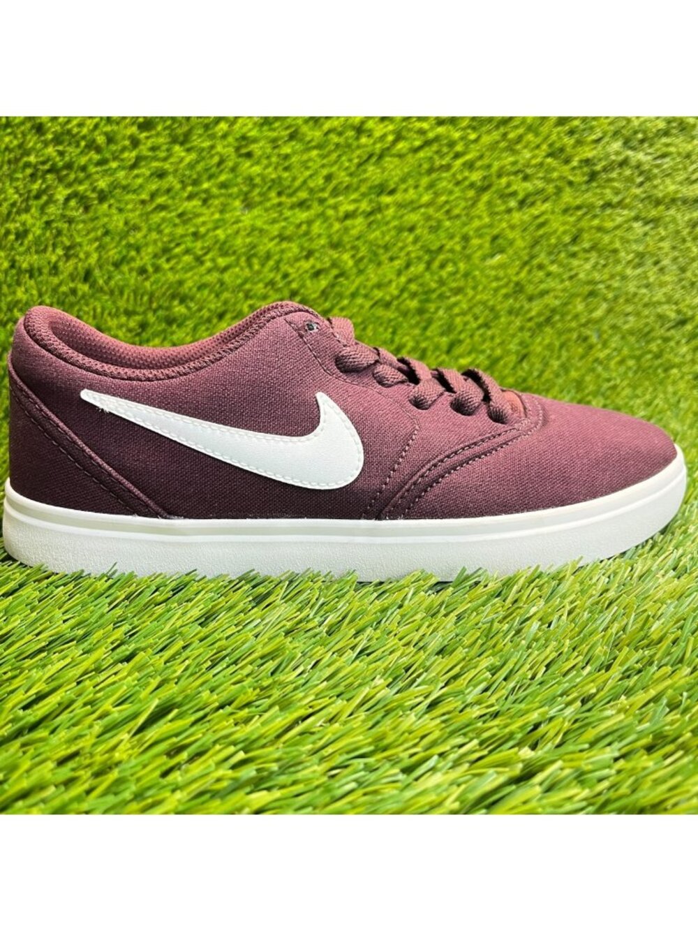 Nike SB Check Canvas Boys Size 6Y Burgundy White Athletic Skate Shoes Sneakers